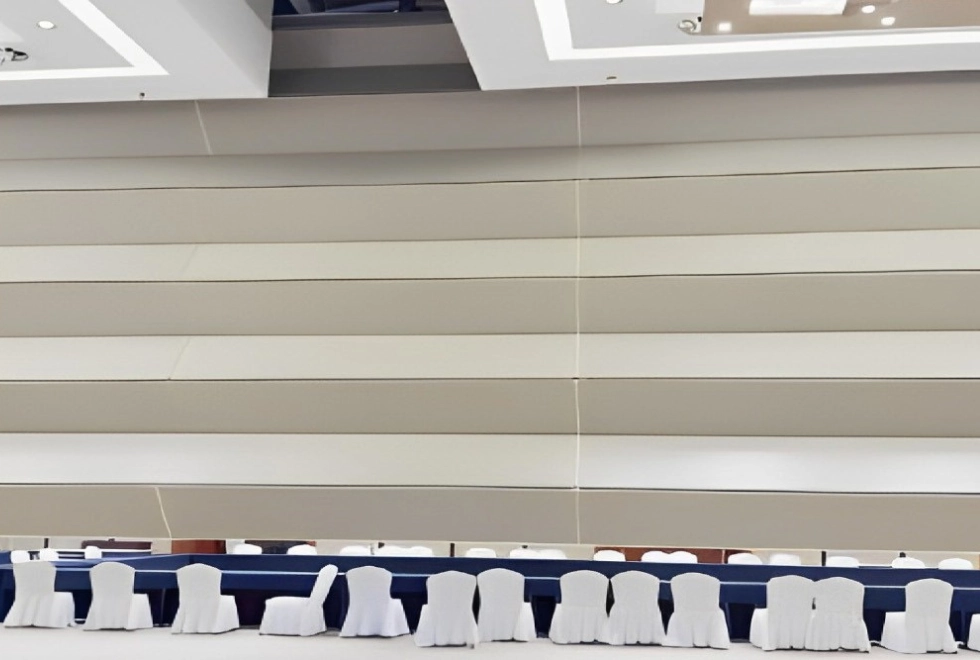 wall-extended-completely-in-an-auditorium